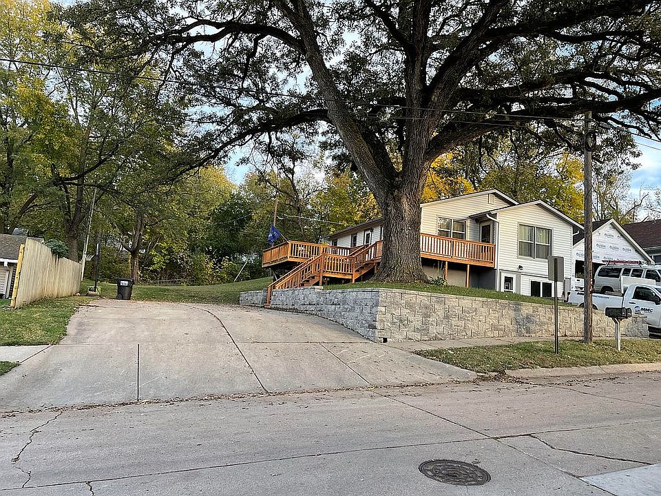 1st image of 613 S 10th St