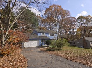 54 Horseshoe Rd, Guilford, CT 06437