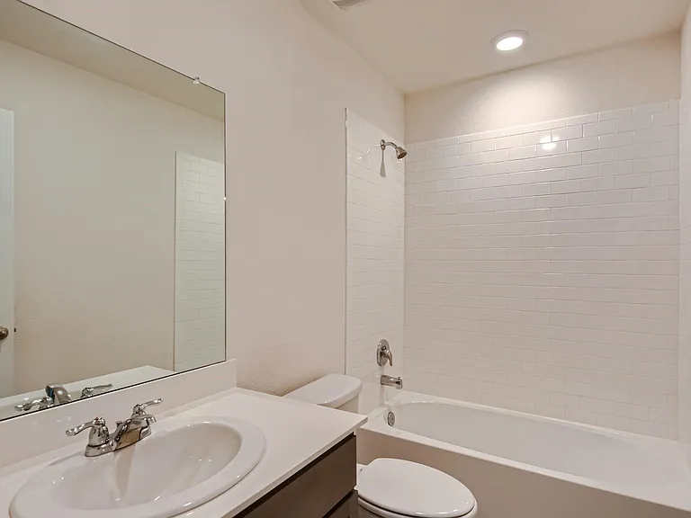 2310 Hankinson Ln — Photo 22