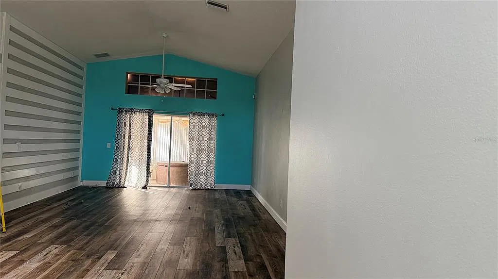 4 bed, 2.0 bath, 1916 sqft, $2,900 — Photo 2
