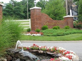 3636 Woodland Lakes Dr, Floyds Knobs, IN 47119