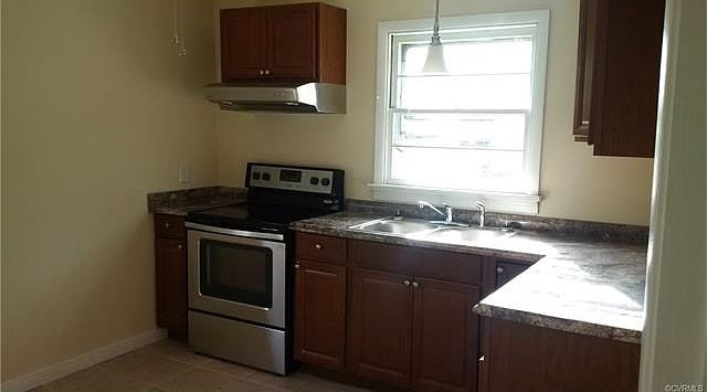 1st image of 409 S Oak Ave