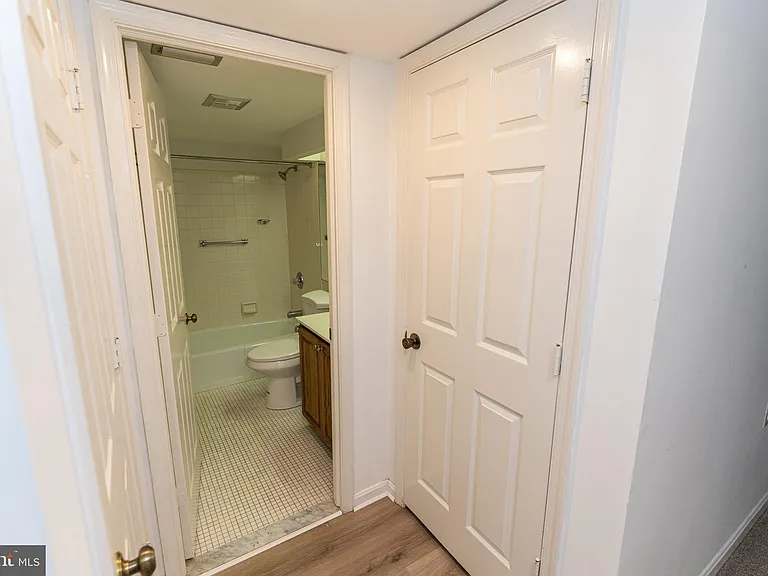 227 Canal Park Dr #206 — Photo 44