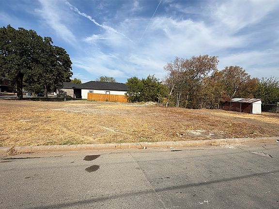 3rd image of 4400 Hamilton Ave