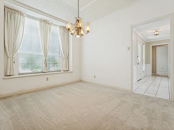 4th image of 624 Birch Ln