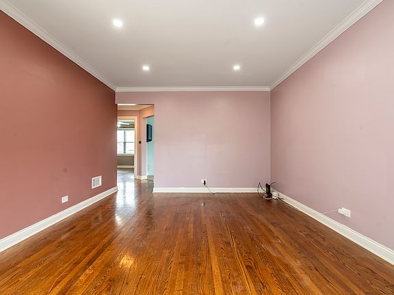 3rd image of 7620 W Gregory St
