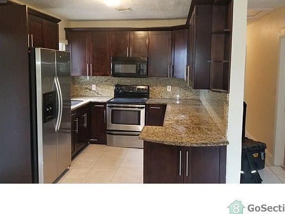 3rd image of 1701 NW 14th Ct