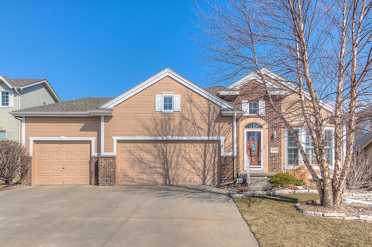 14708 Stone Ave, Omaha, NE 68116 | Zillow