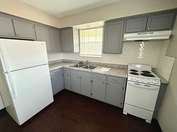 5th image of 816 Themis St APT 301