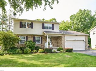 3260 Creekside Dr, Barberton, OH