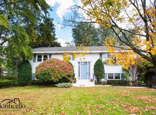 11 Riviera Dr, Latham, NY 12110