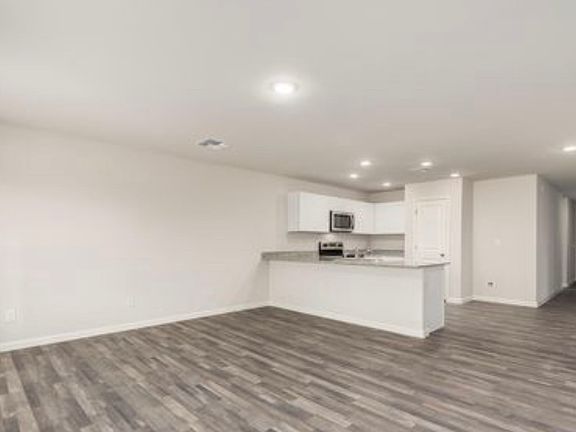 4th image of 10066 W Catalina Dr
