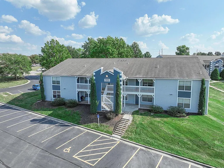 Pheasant Run Apartments — Photo 23