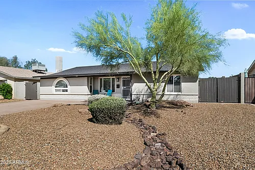 208 E Oxford Dr Photo 1