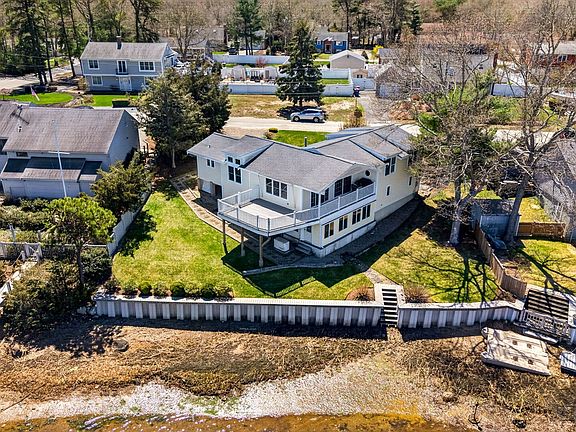 5th image of 63 Edgewater Dr