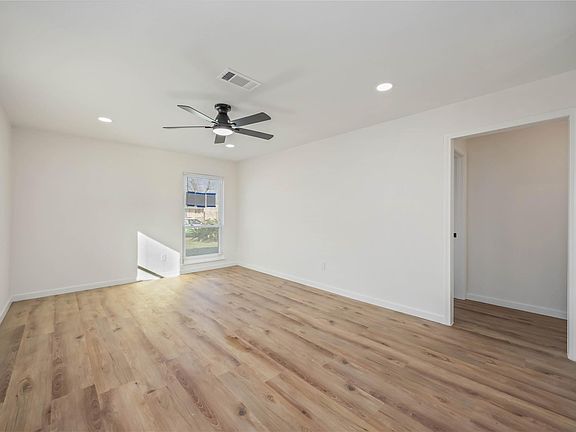 3rd image of 5942 Ridgeway Dr