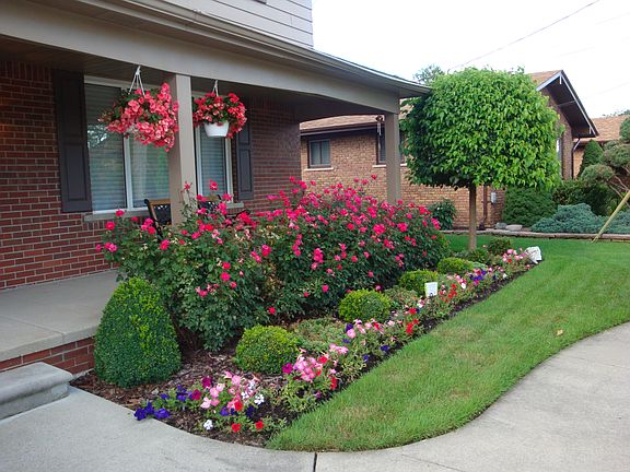 2nd image of 29459 N. Seaway Ct.