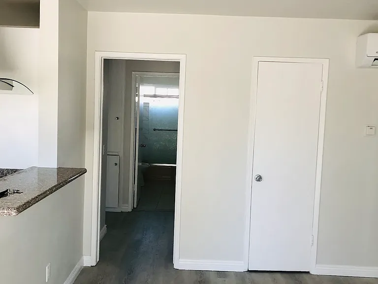 11843 Hamlin St #6 — Photo 1