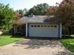 1611 Pickering Dr, Little Rock, AR 72211