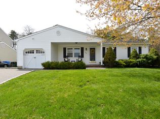 26 Jonathan Dr, Tinton Falls, NJ 07753