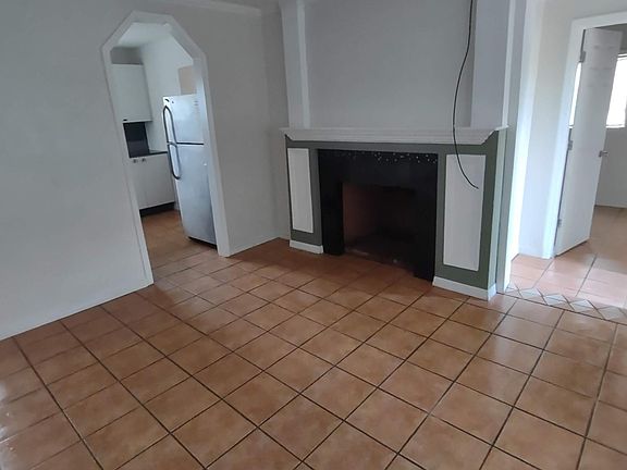 4th image of 1200 NE 42nd St