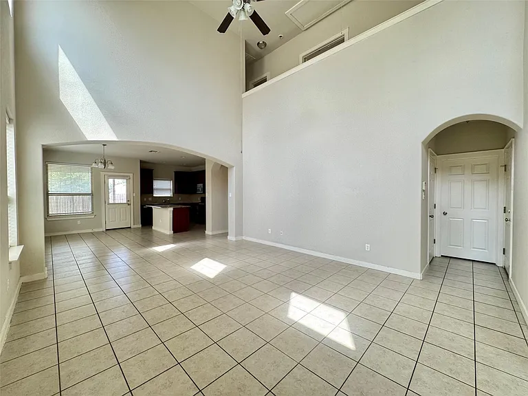 4016 Kenter Xing — Photo 4