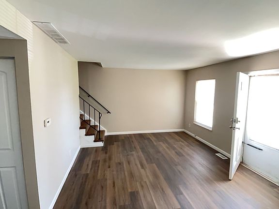 4th image of 459 S 30th St #6-D