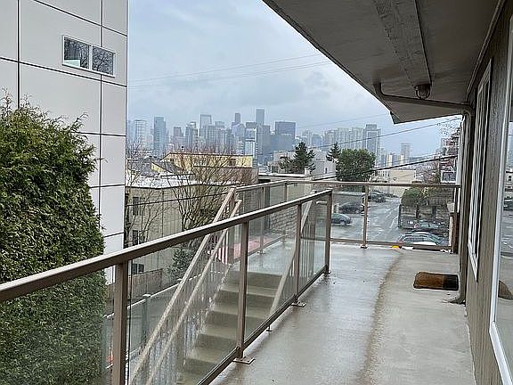2nd image of 510 Lee St APT 6
