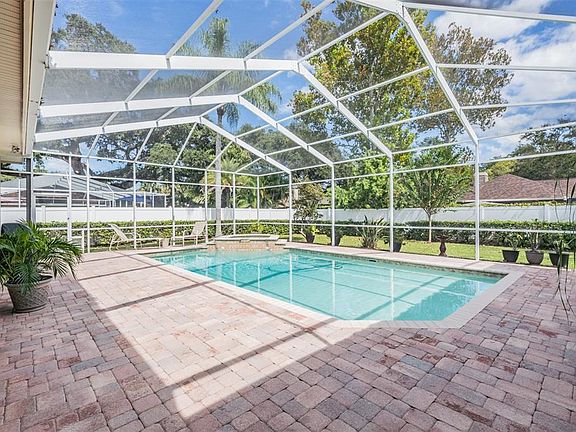 3rd image of 542 Old Oak Cir