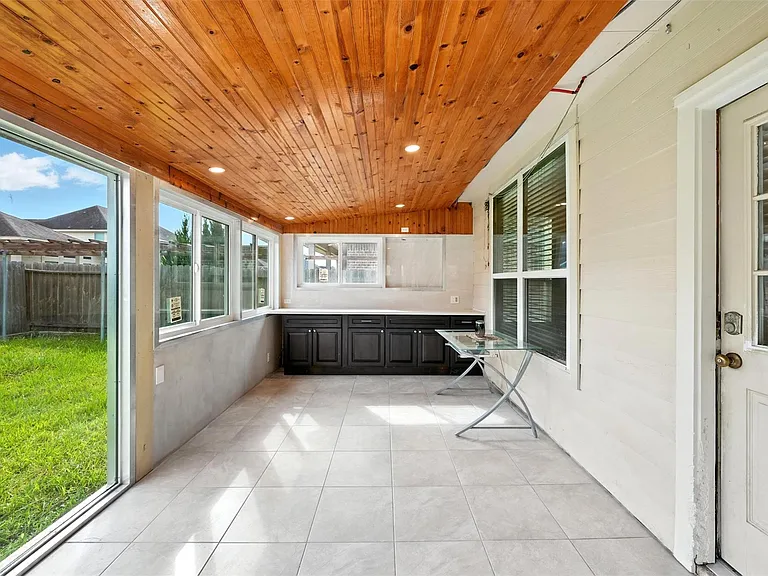 9219 Gilbert Hollow Dr — Photo 40