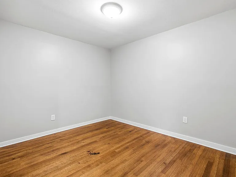 1262 S White Station Rd — Photo 25