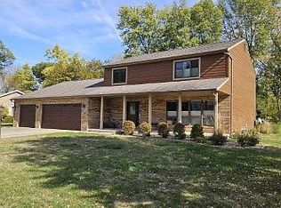 104 Woodcreek Ct, Mahomet, IL