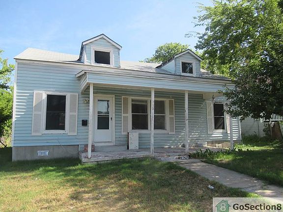 5th image of 715 Dakota St