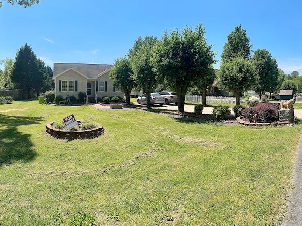 114 S 10th Ave, Siler City, NC 27344