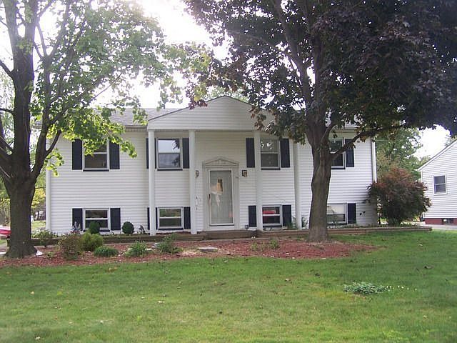 1st image of 381 Beechcrest Ave