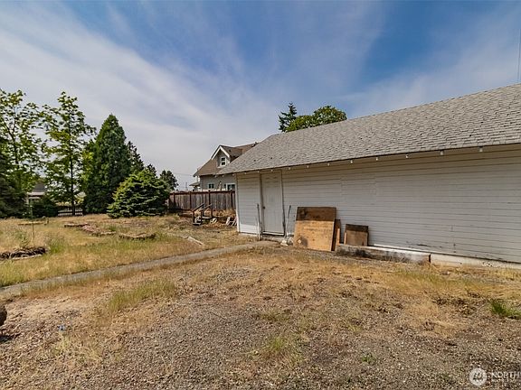5th image of 6641 S Oakes Street