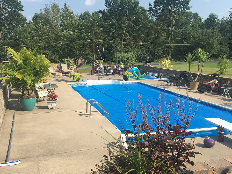 2nd image of 72 Bernhard Rd