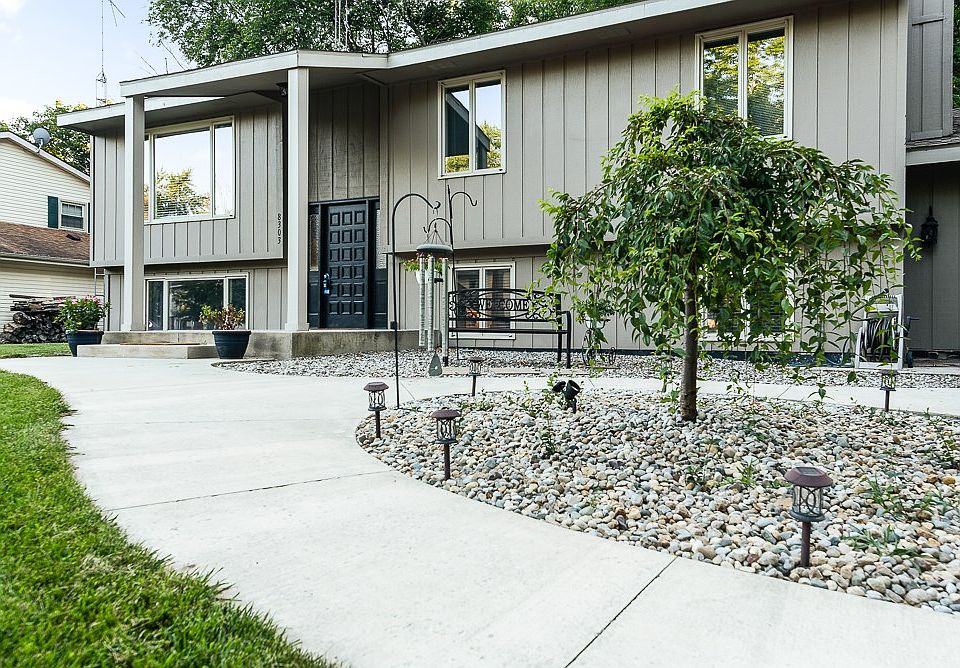 1st image of 8303 N Ravenwood Dr