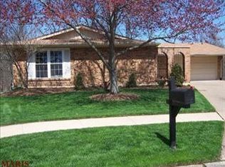 873 Forest Village Dr, Ballwin, MO