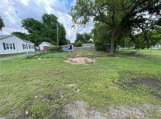 115 SW 5th St #5, Minco, OK 73059