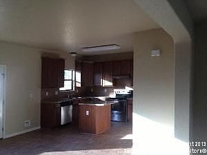 3rd image of 5979 Midcrown Dr