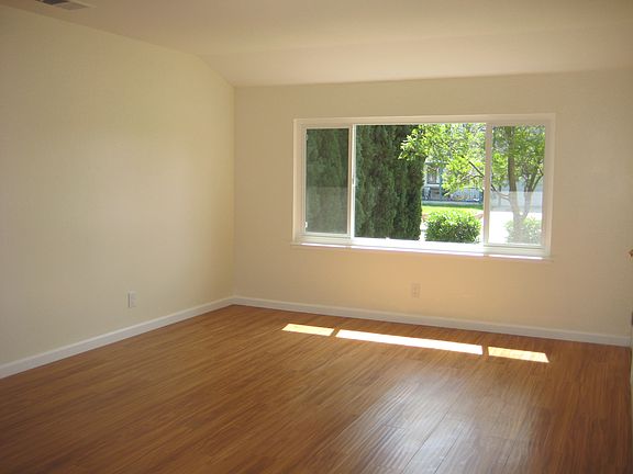 5th image of 2294 Tampa Way