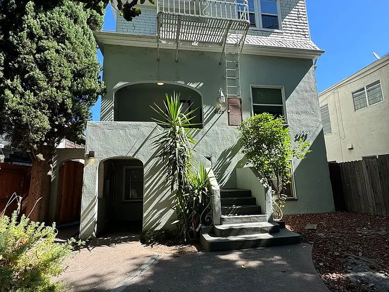 2423 L St #2 — Photo 1
