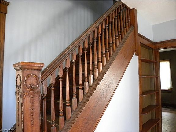 3rd image of 1346 Gladys Ave