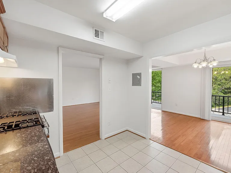 5578 Burnside Dr #5 — Photo 14