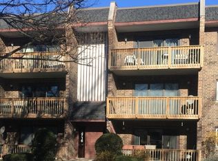 3716 215th St APT 102, Matteson, IL 60443