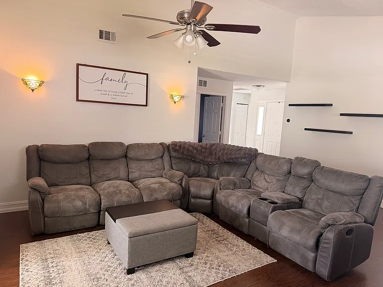 4208 Northampton Dr — Photo 4