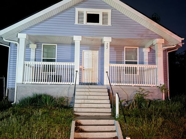 382 Green St