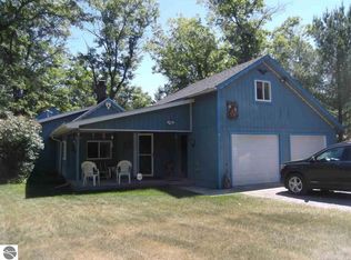 7078 Chain Lake Dr, South Branch, MI 48761