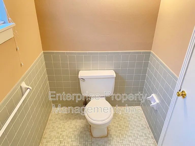1982 Goldbrier Ln — Photo 23